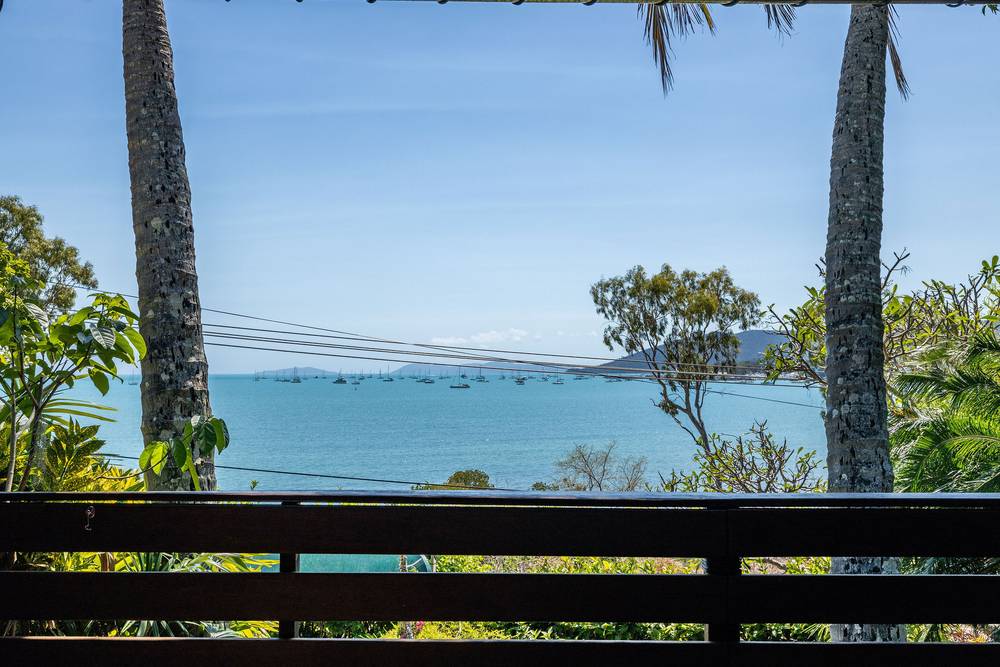 16 Coral Esplanade, CANNONVALE, QLD 4802