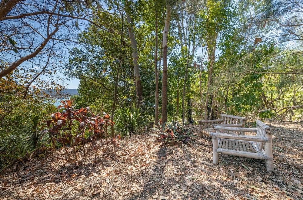 16 Coral Esplanade, CANNONVALE, QLD 4802