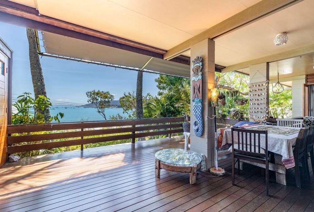 16 Coral Esplanade, CANNONVALE, QLD 4802