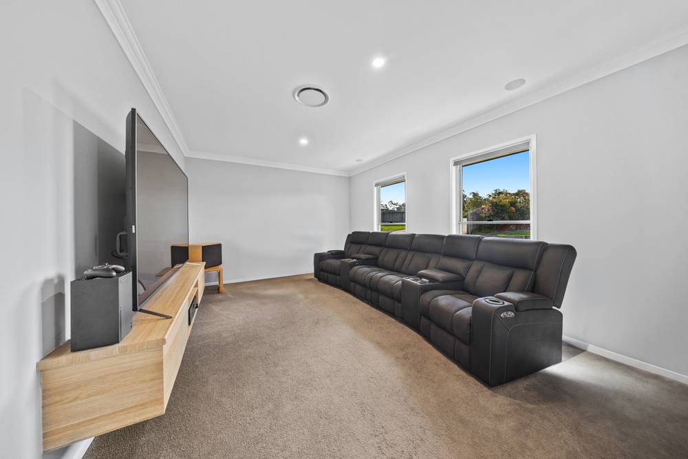 24 Walters Way, CHATSWORTH, QLD 4570