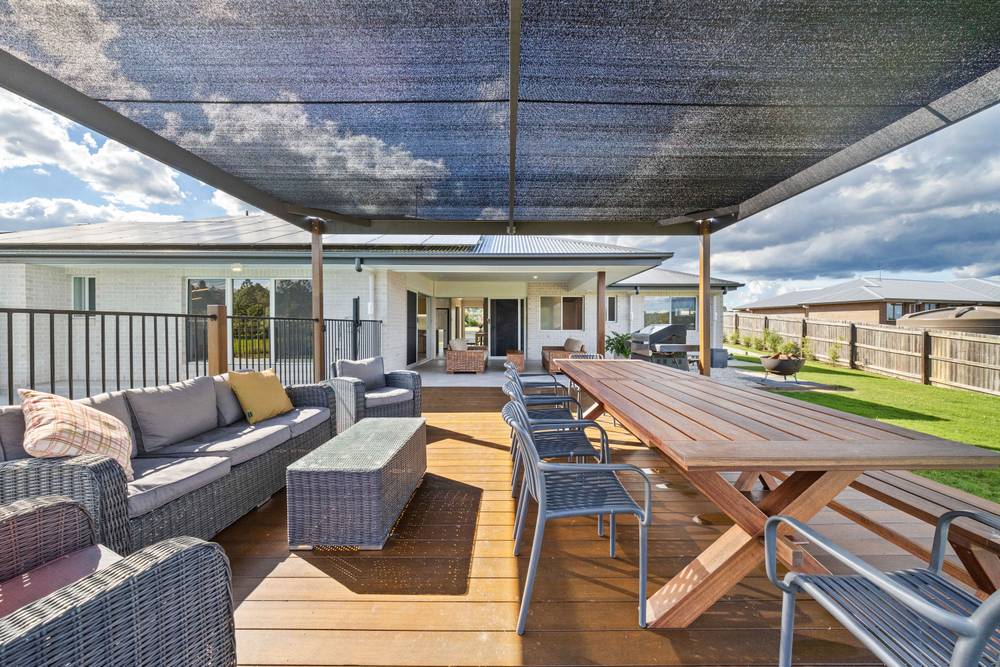 24 Walters Way, CHATSWORTH, QLD 4570