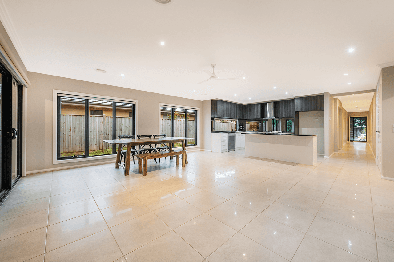 11 Torossi Way, BOTANIC RIDGE, VIC 3977