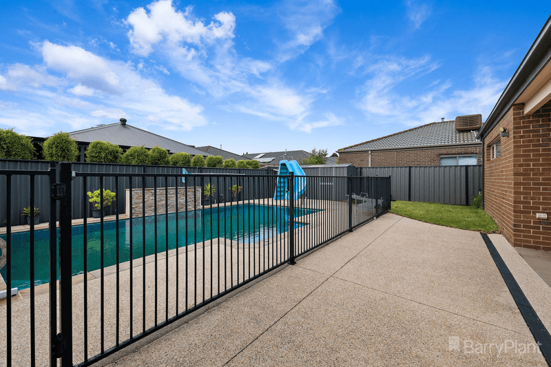 99 Heather Grove, Clyde North, VIC 3978