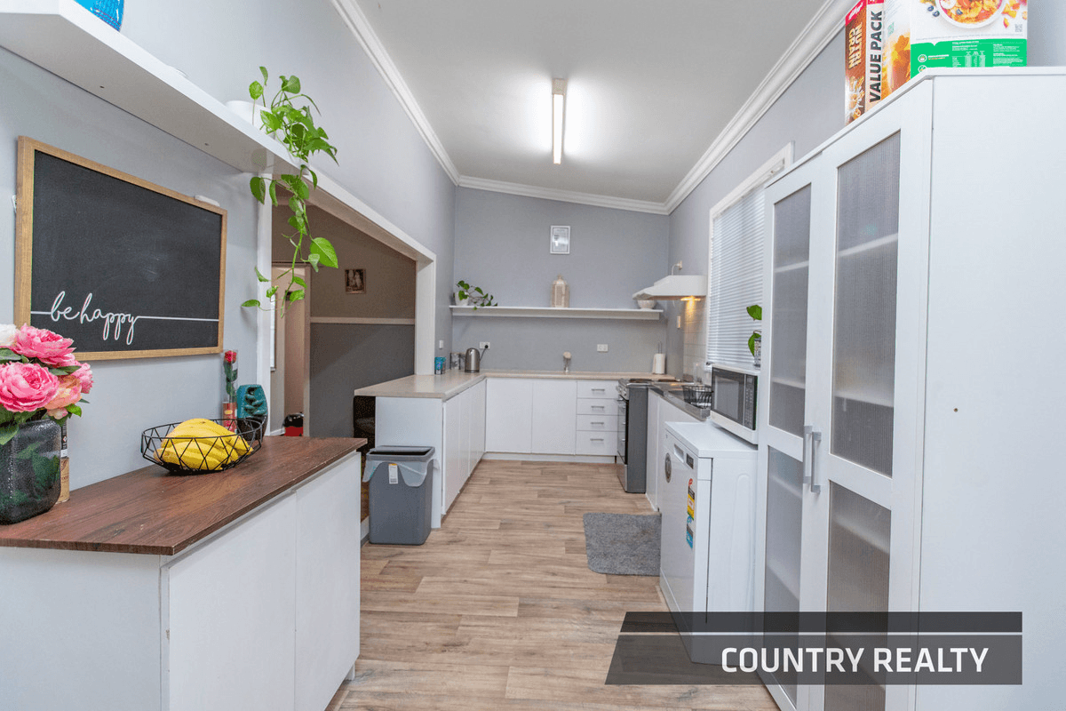 62 Lockyer Avenue, Northam, WA 6401