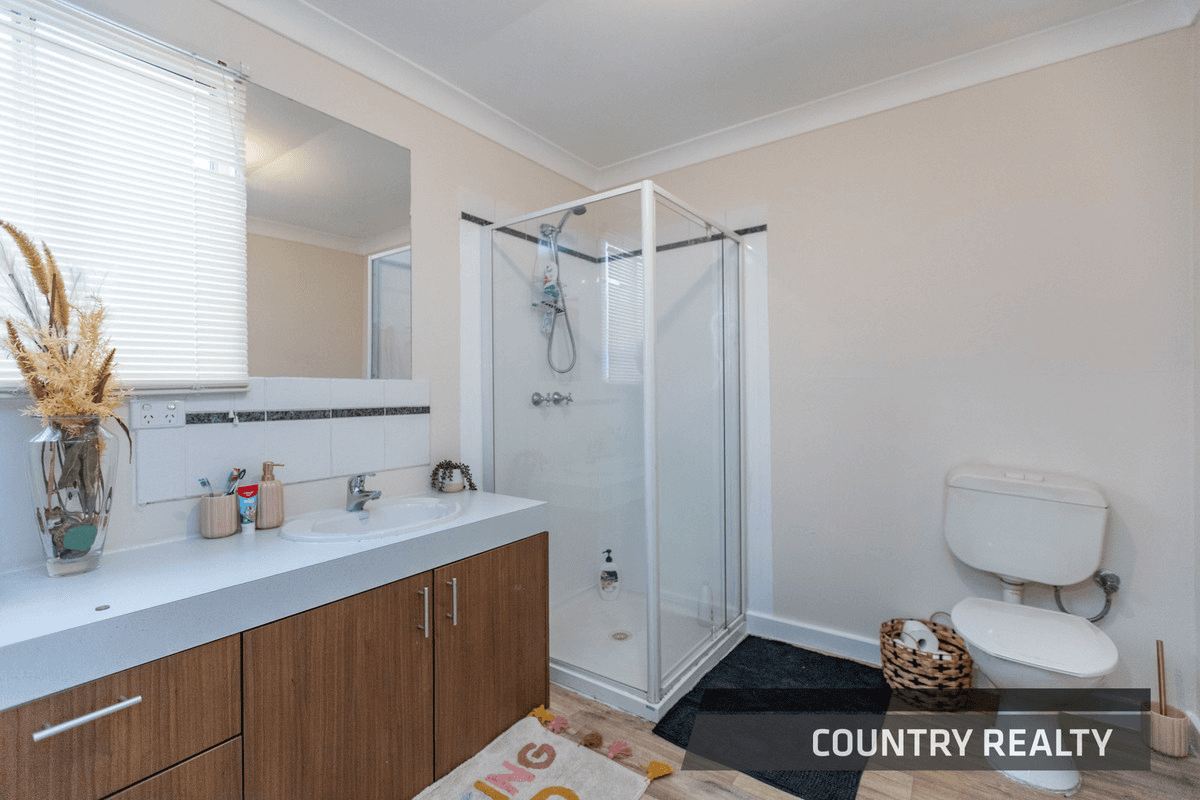 62 Lockyer Avenue, Northam, WA 6401