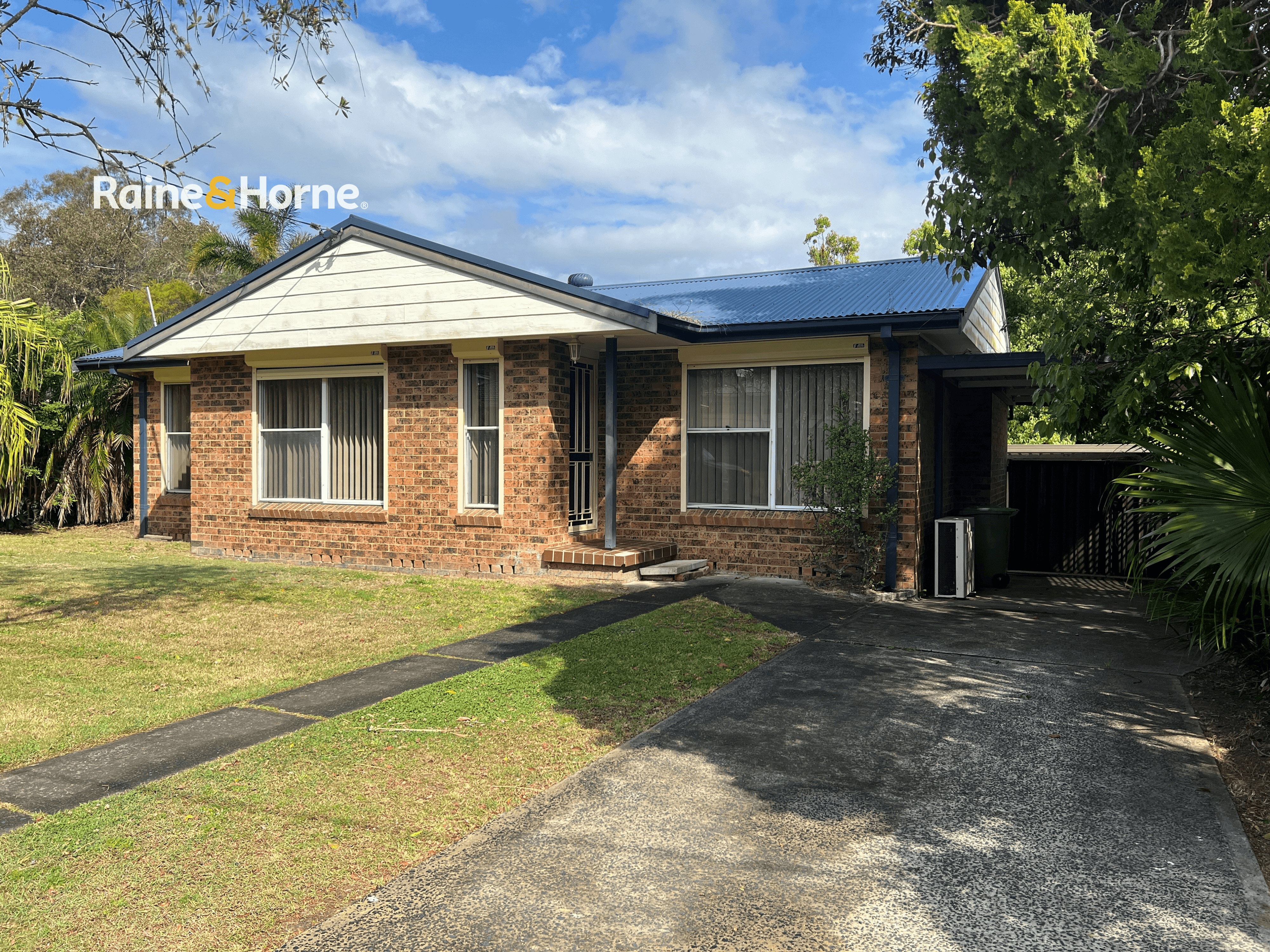 8 Rain Forest Street, WYOMING, NSW 2250