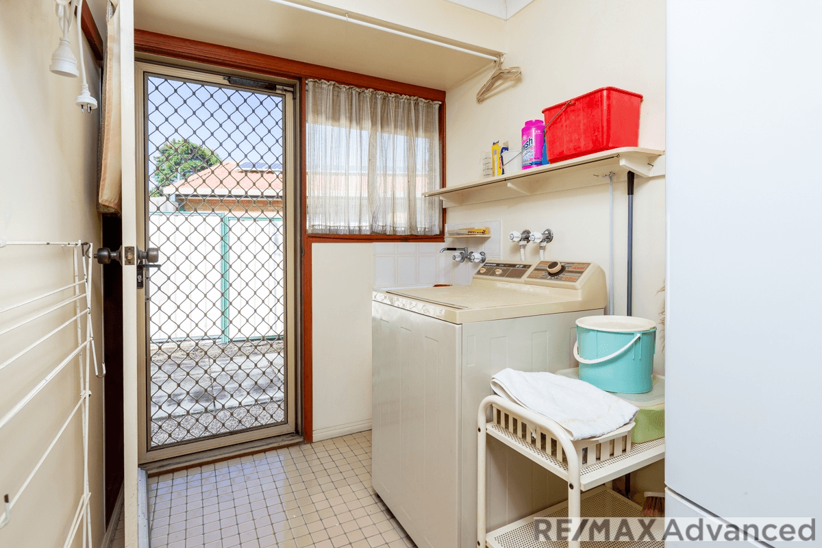 43 Clark Tce, Sandstone Point, QLD 4511