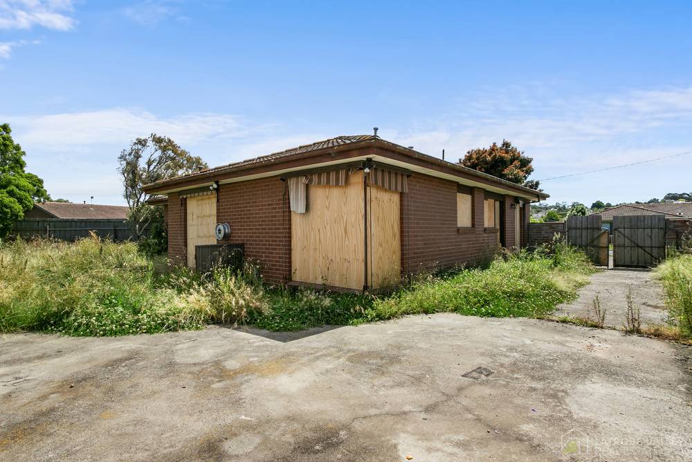 24 Symons Crescent, Morwell, VIC 3840