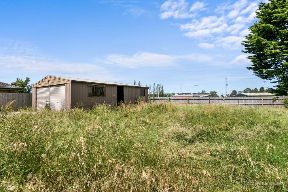 24 Symons Crescent, Morwell, VIC 3840