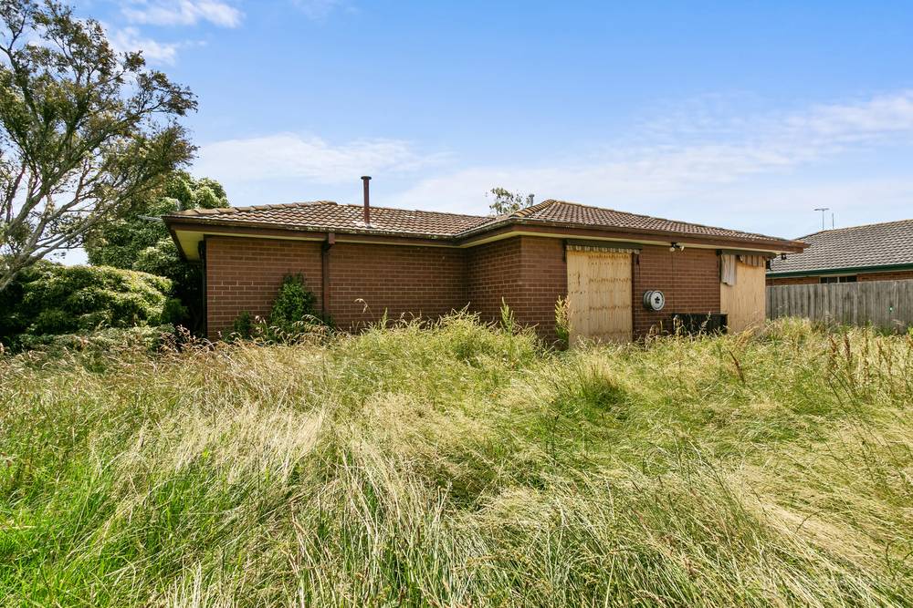24 Symons Crescent, Morwell, VIC 3840
