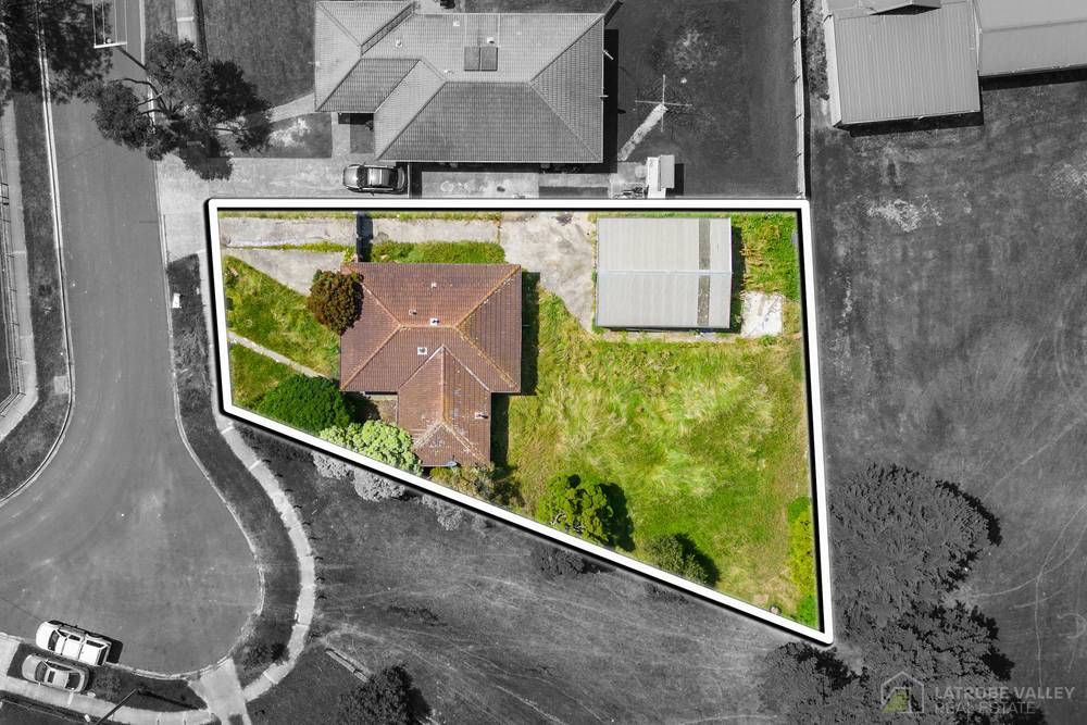 24 Symons Crescent, Morwell, VIC 3840