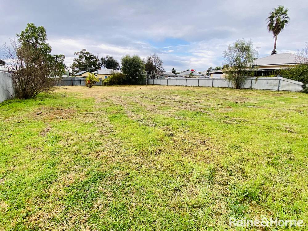 2 Medlyn Street, PARKES, NSW 2870