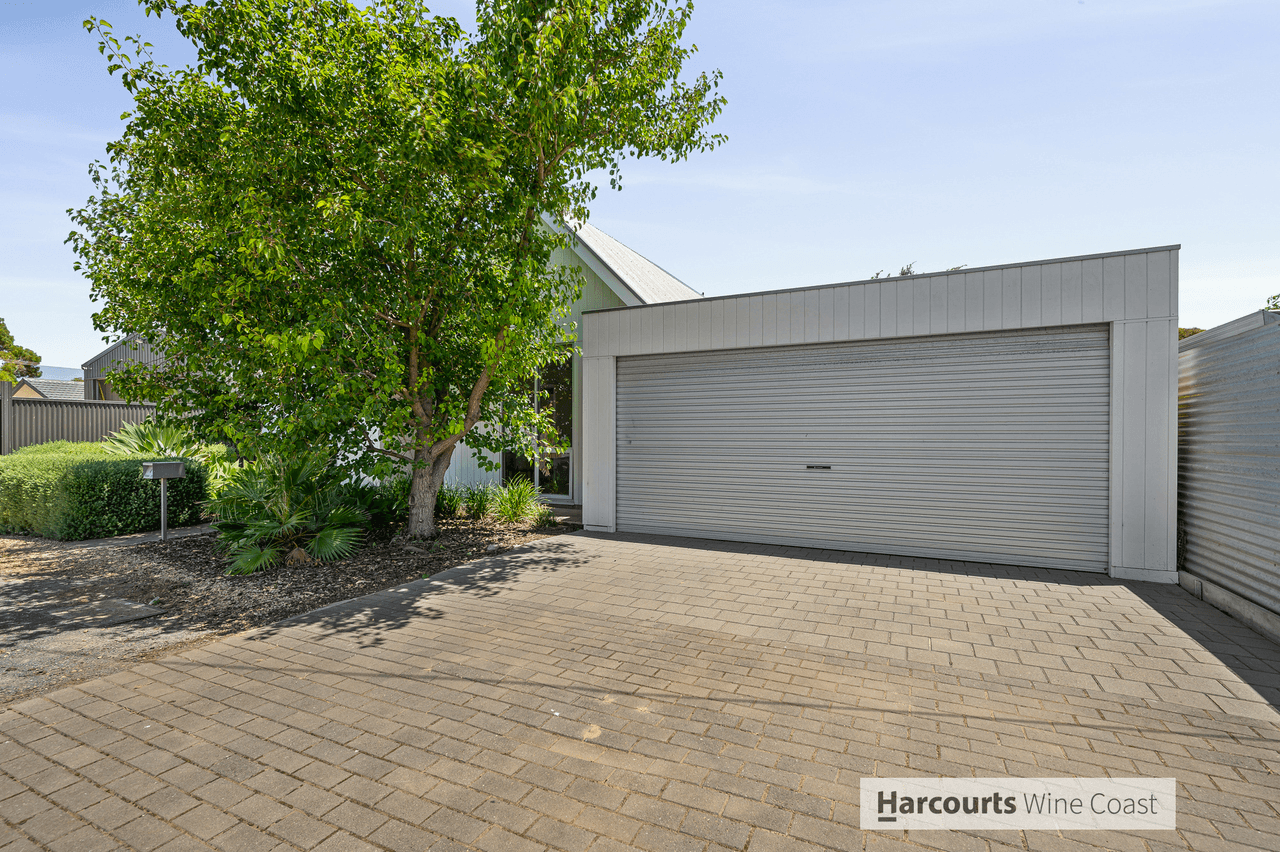 4 Hawk Street, PORT WILLUNGA, SA 5173