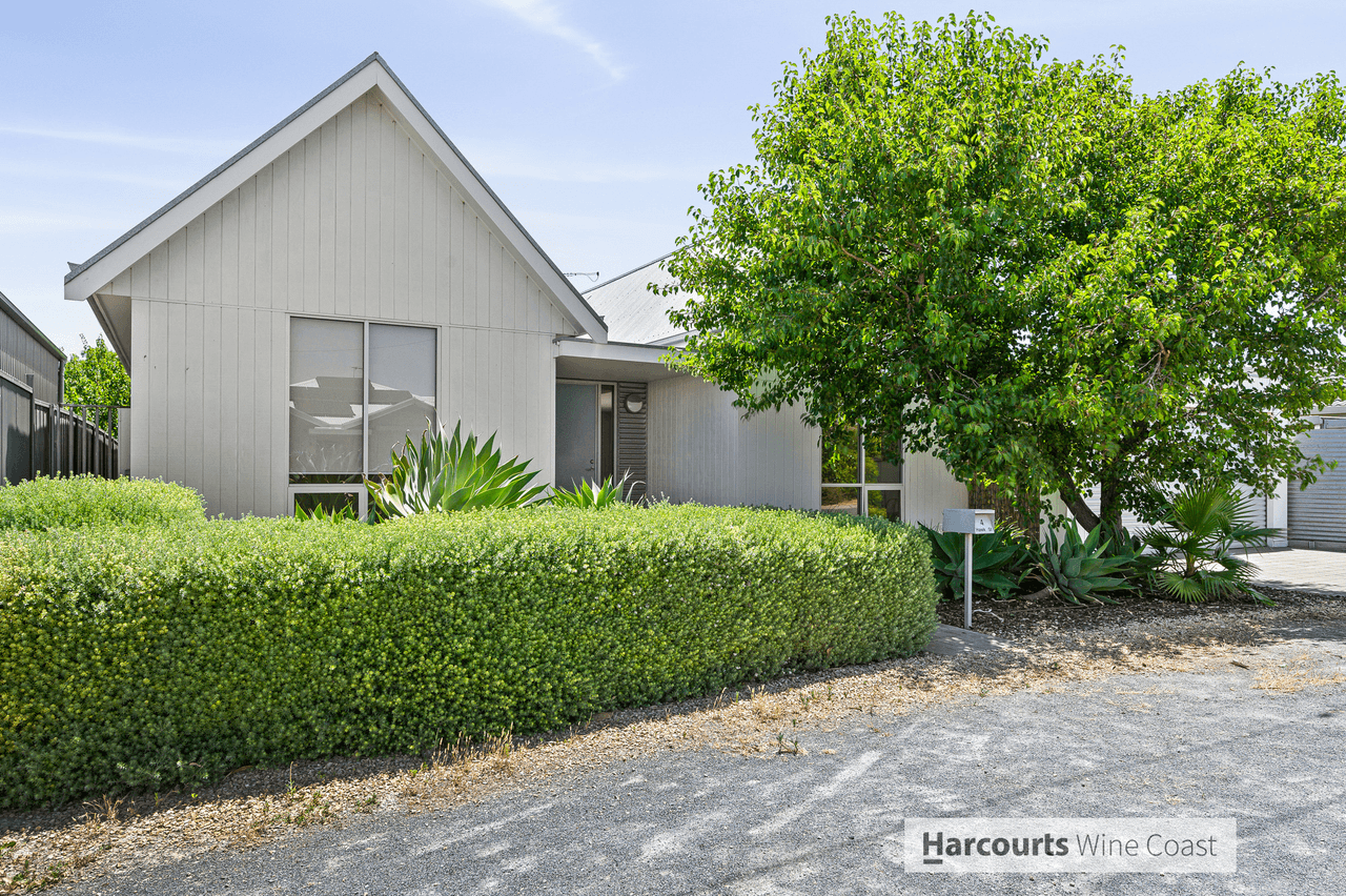 4 Hawk Street, PORT WILLUNGA, SA 5173