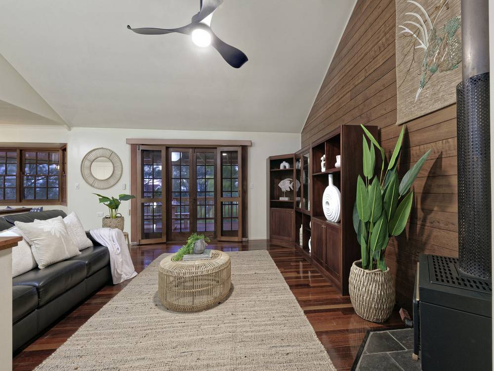 25 Linden Crescent, QUNABA, QLD 4670