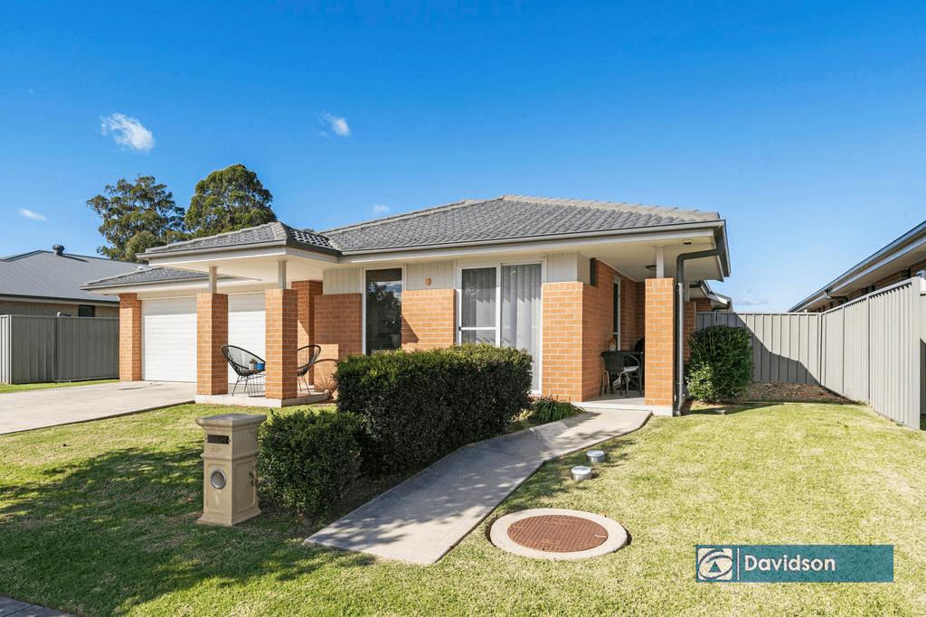 33 & 33A Jubilee Cct, ROSEMEADOW, NSW 2560