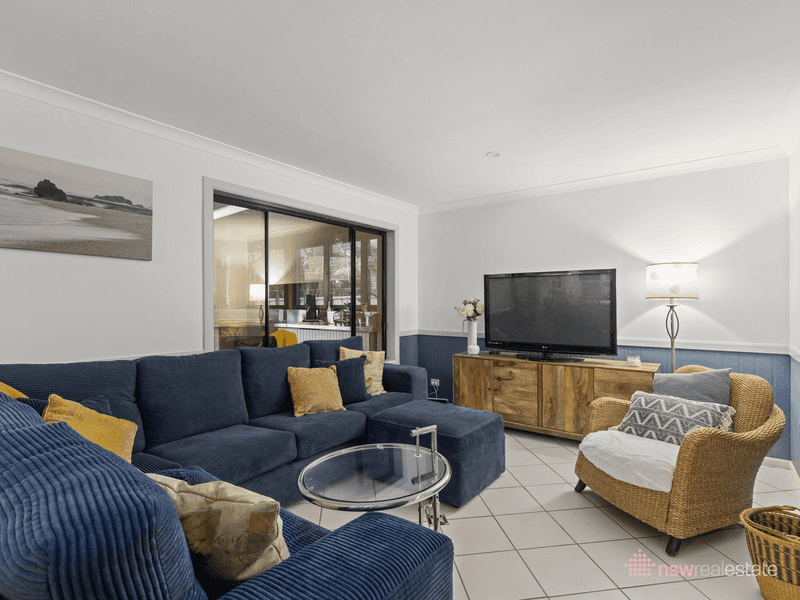 22 Coachmans Close, KORORA, NSW 2450