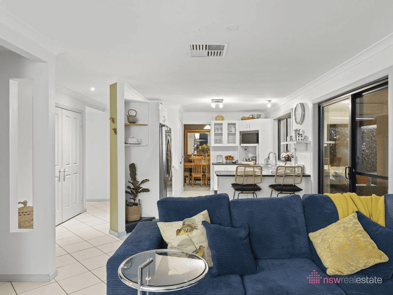 22 Coachmans Close, KORORA, NSW 2450