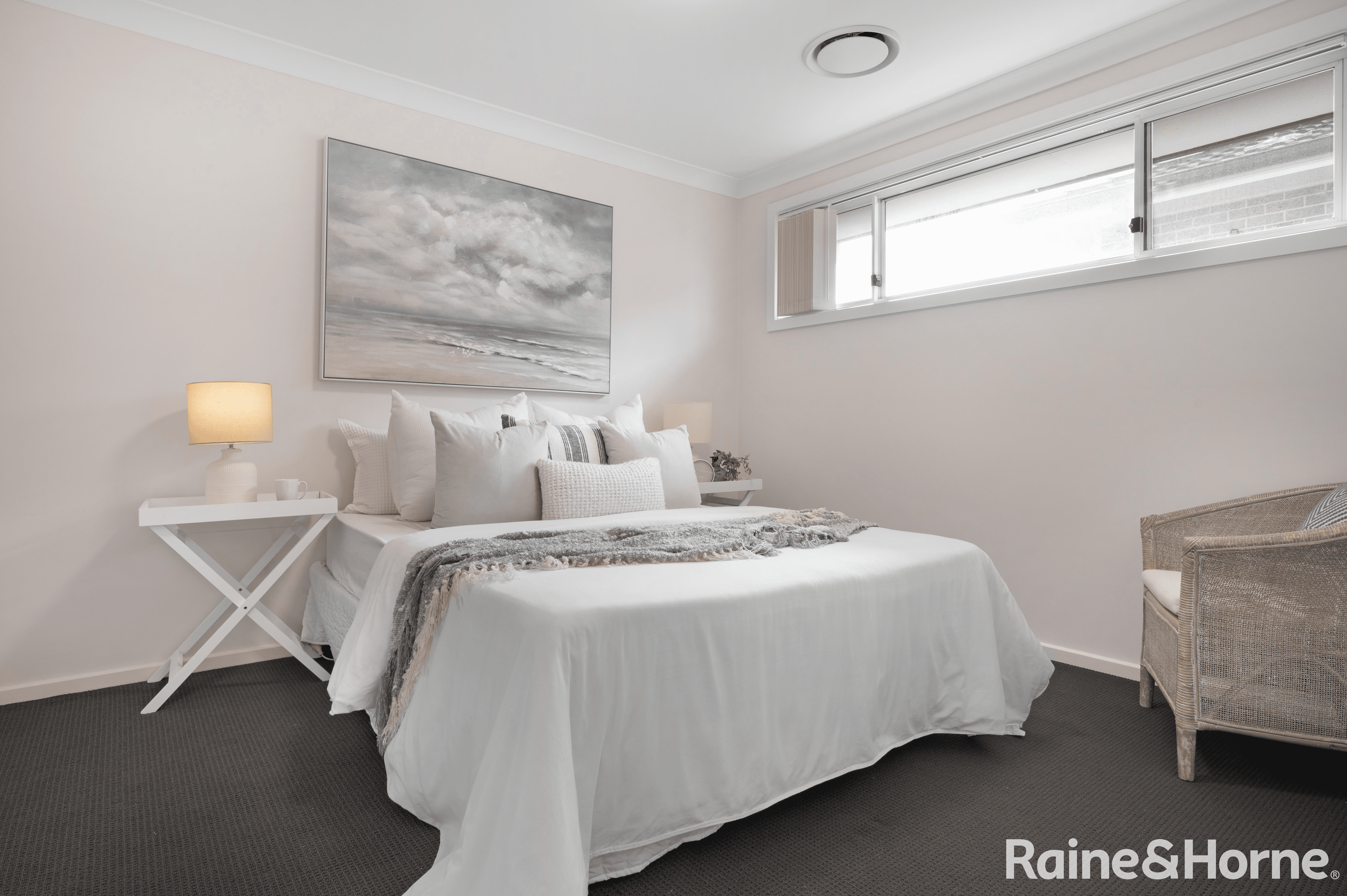 8 Guardian Crescent, GLENFIELD, NSW 2167