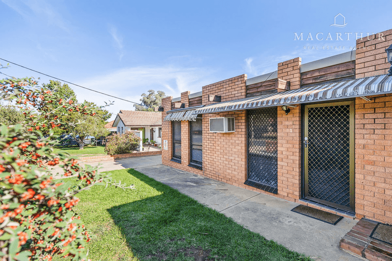 1/12 Marloo Crescent, KOORINGAL, NSW 2650