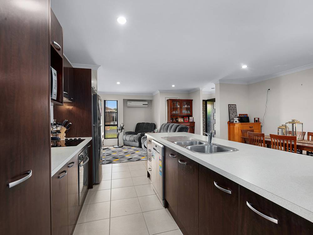 19 & 21  Wattle Crescent, RACEVIEW, QLD 4305
