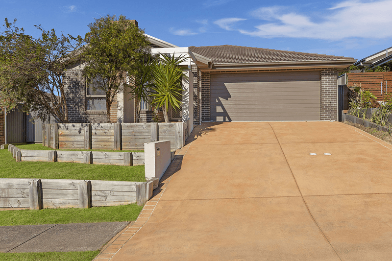 15 Voyager Street, Wadalba, NSW 2259