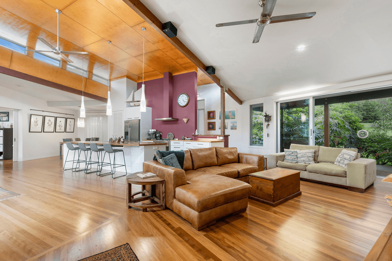 2 Getup Close, CURRUMBIN VALLEY, QLD 4223