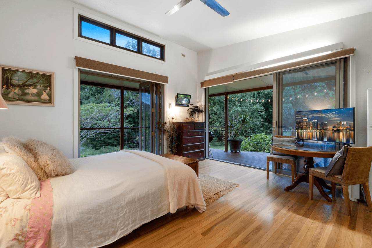 2 Getup Close, CURRUMBIN VALLEY, QLD 4223