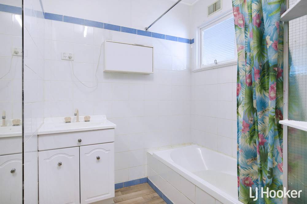 30 Windsor Place, DECEPTION BAY, QLD 4508