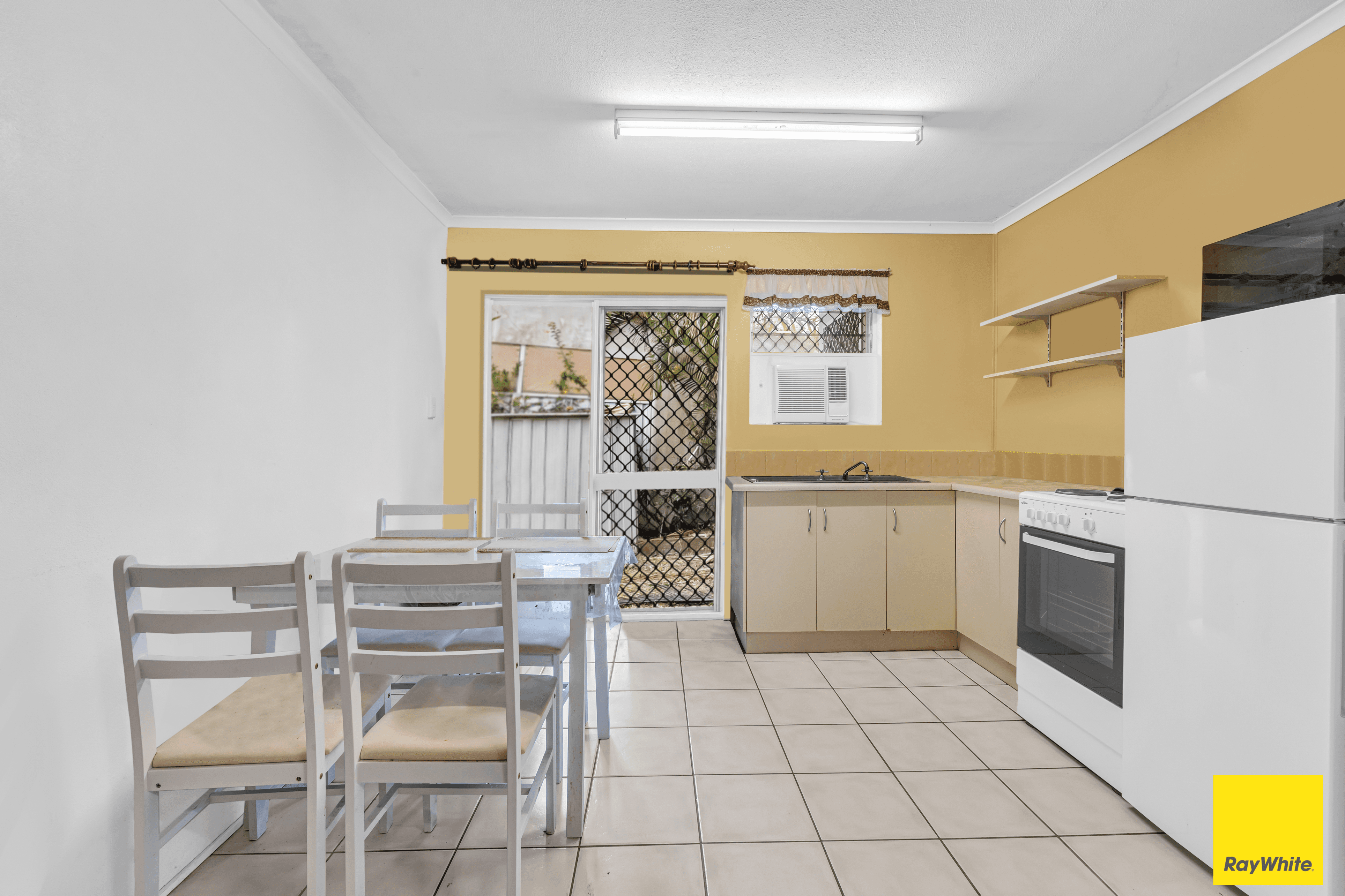 1/394-396 Mayers Street, EDGE HILL, QLD 4870