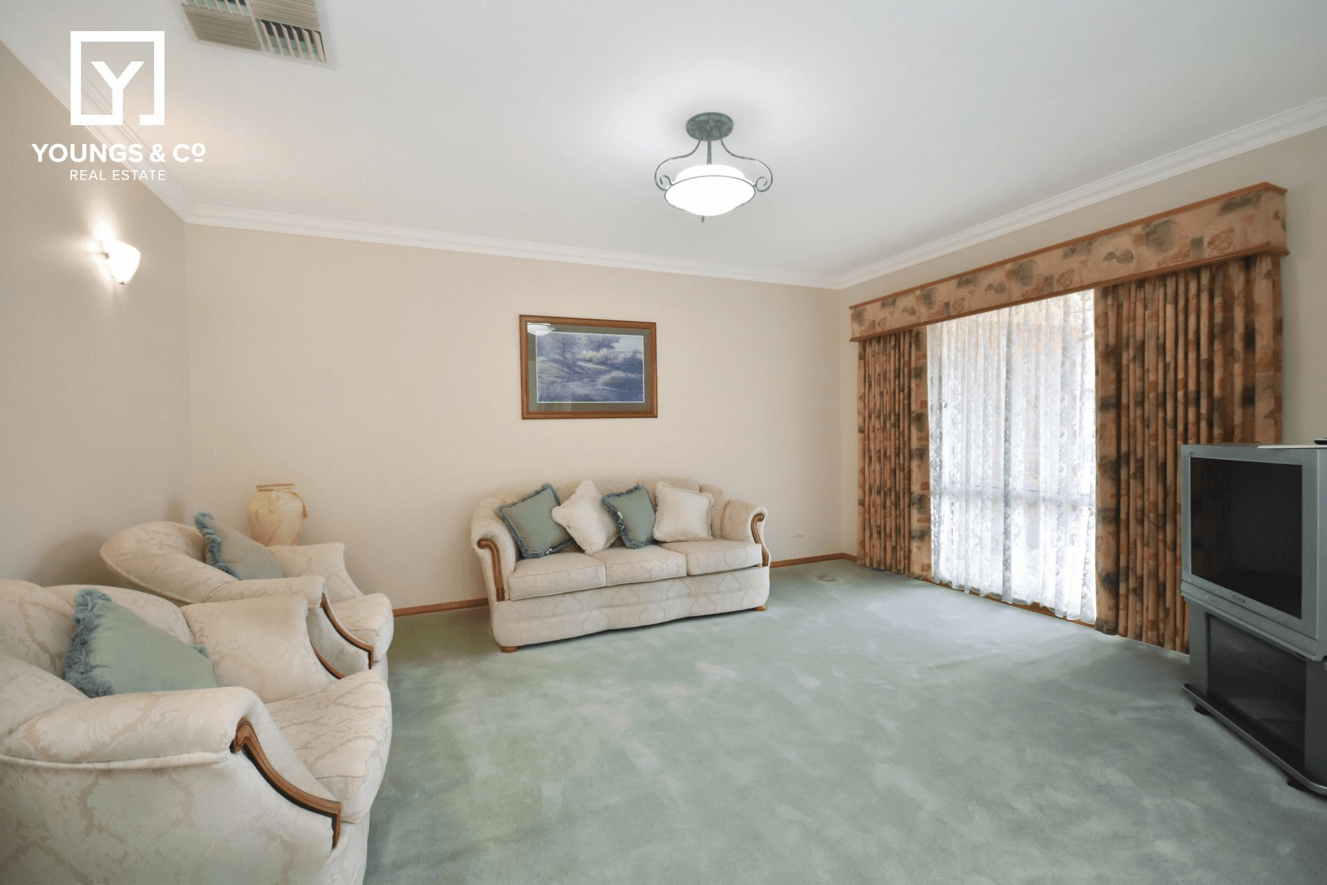 7 Hepburn Pl, Kialla, VIC 3631