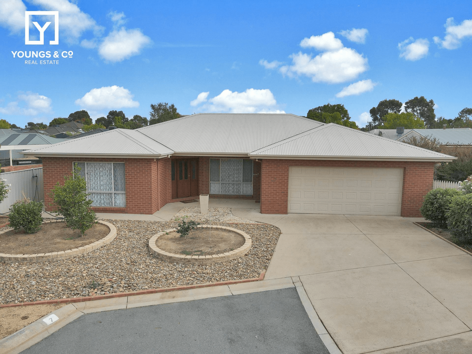 7 Hepburn Pl, Kialla, VIC 3631