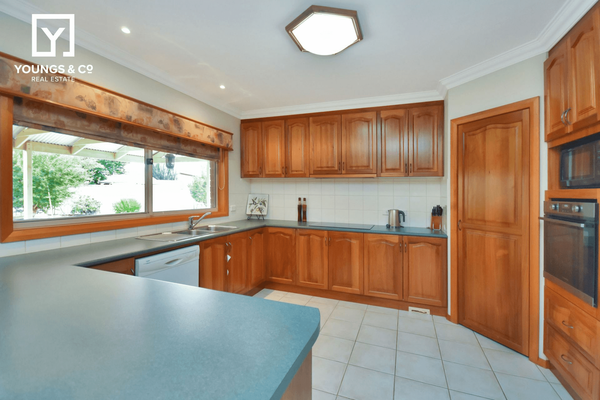 7 Hepburn Pl, Kialla, VIC 3631