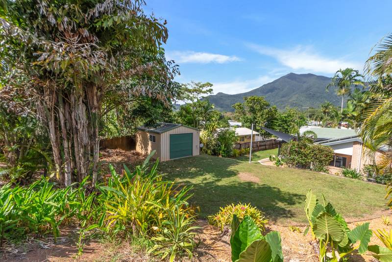 242 Robert Road, Bentley Park, QLD 4869