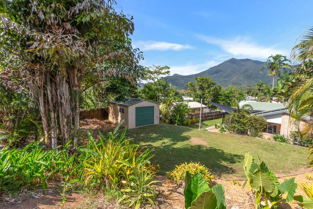 242 Robert Road, Bentley Park, QLD 4869