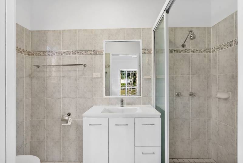 242 Robert Road, Bentley Park, QLD 4869