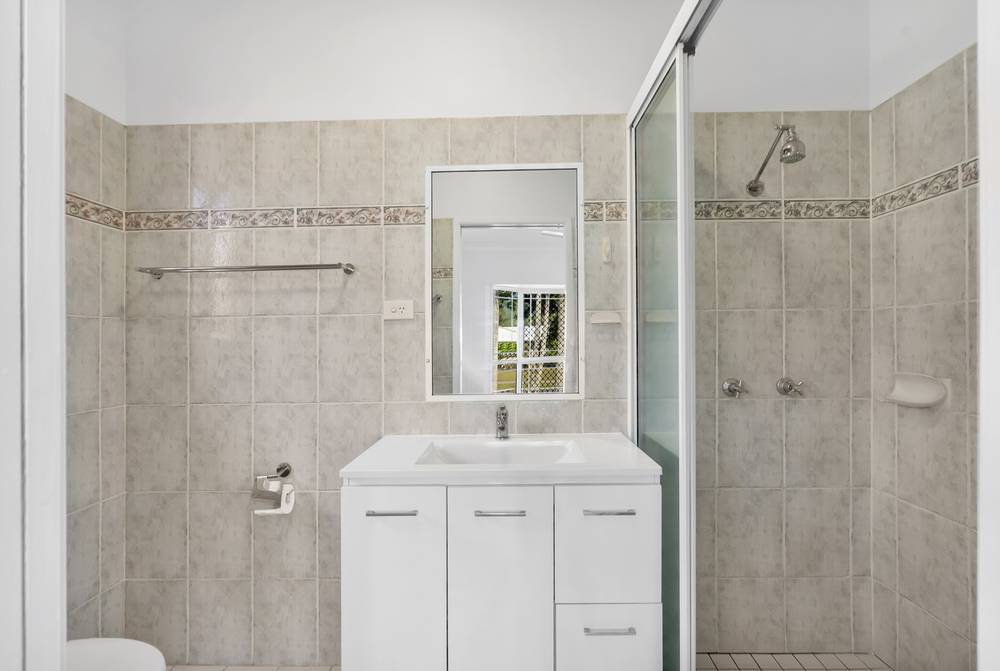 242 Robert Road, Bentley Park, QLD 4869