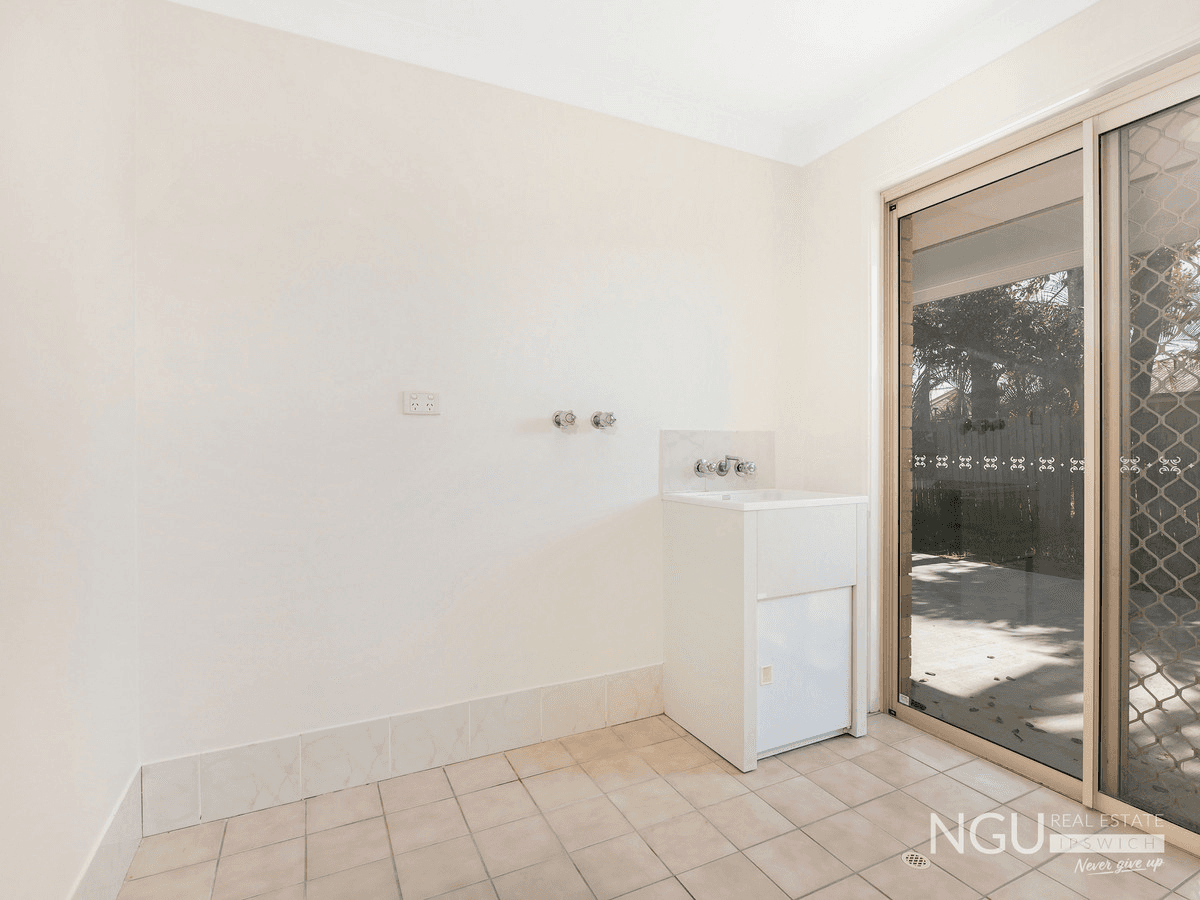 8 Joshua Place, Raceview, QLD 4305