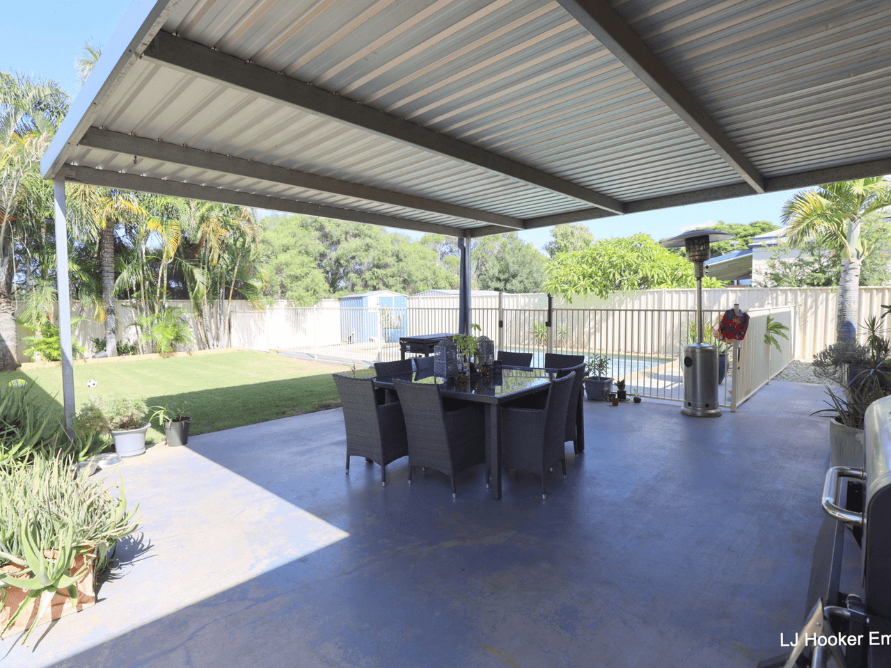 8 Vicki Close, EMERALD, QLD 4720