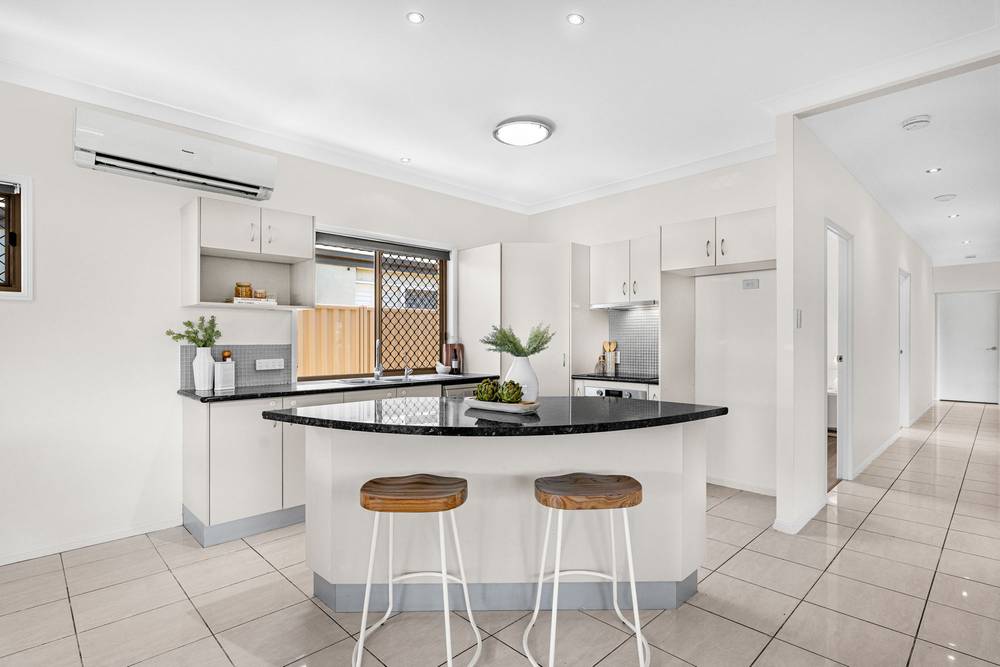 1 Pandanus Place, TINGALPA, QLD 4173