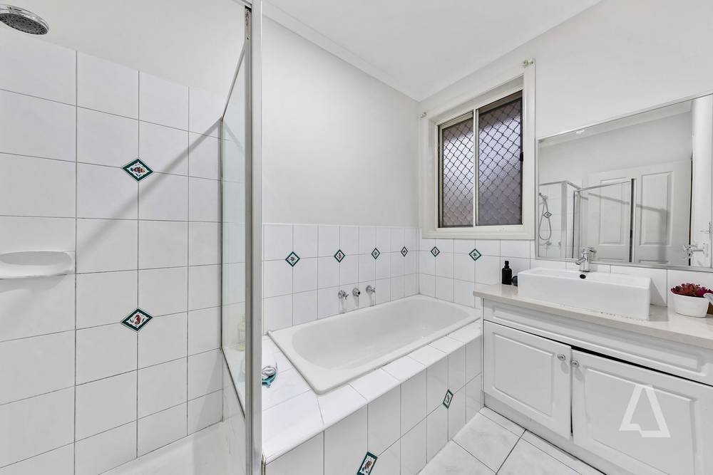 9 Treemont Court, Cairnlea, VIC 3023