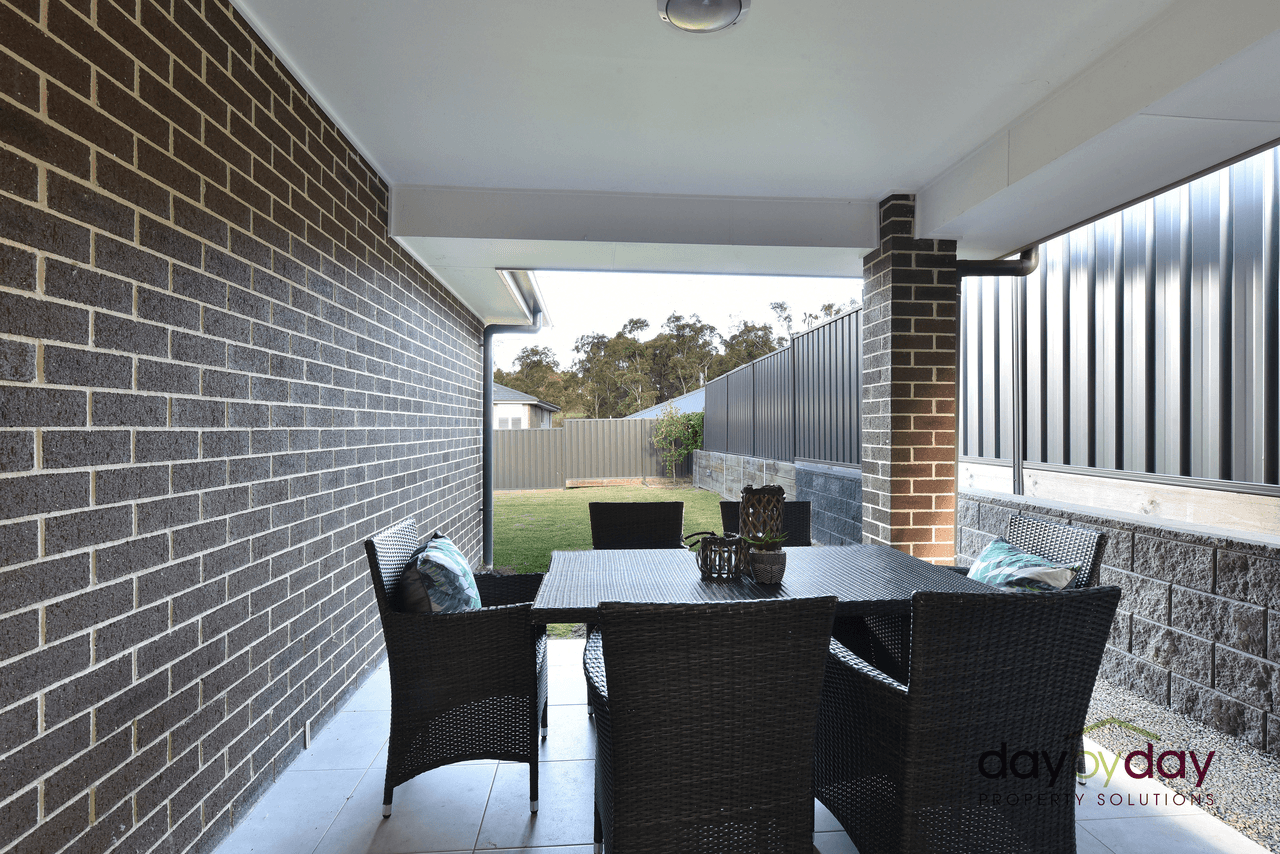 10 Kaiyin St, Fletcher, NSW 2287