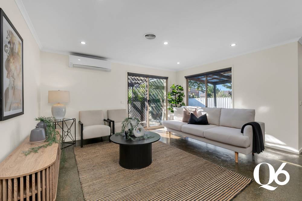 35 Hunts Cross Way, Caroline Springs, VIC 3023