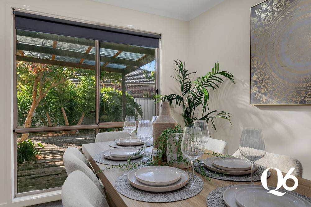 35 Hunts Cross Way, Caroline Springs, VIC 3023