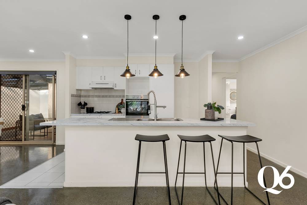 35 Hunts Cross Way, Caroline Springs, VIC 3023