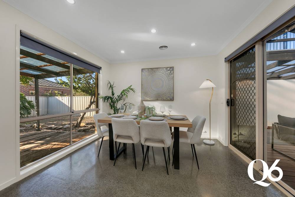 35 Hunts Cross Way, Caroline Springs, VIC 3023