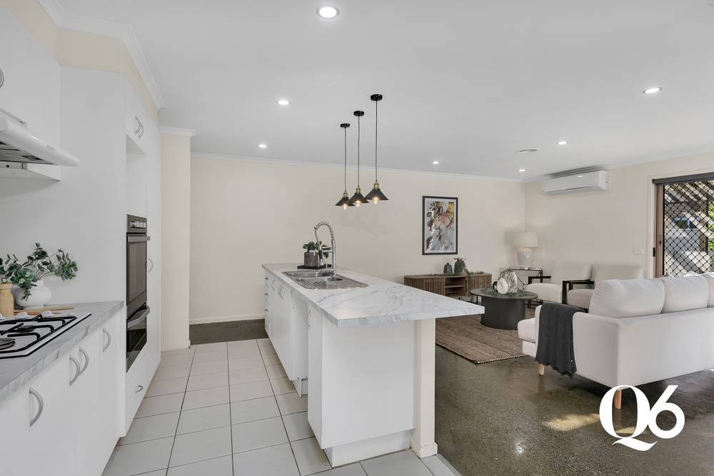 35 Hunts Cross Way, Caroline Springs, VIC 3023