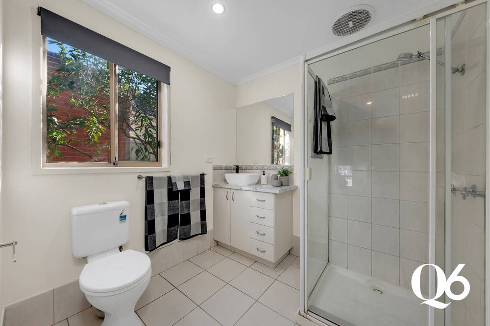 35 Hunts Cross Way, Caroline Springs, VIC 3023