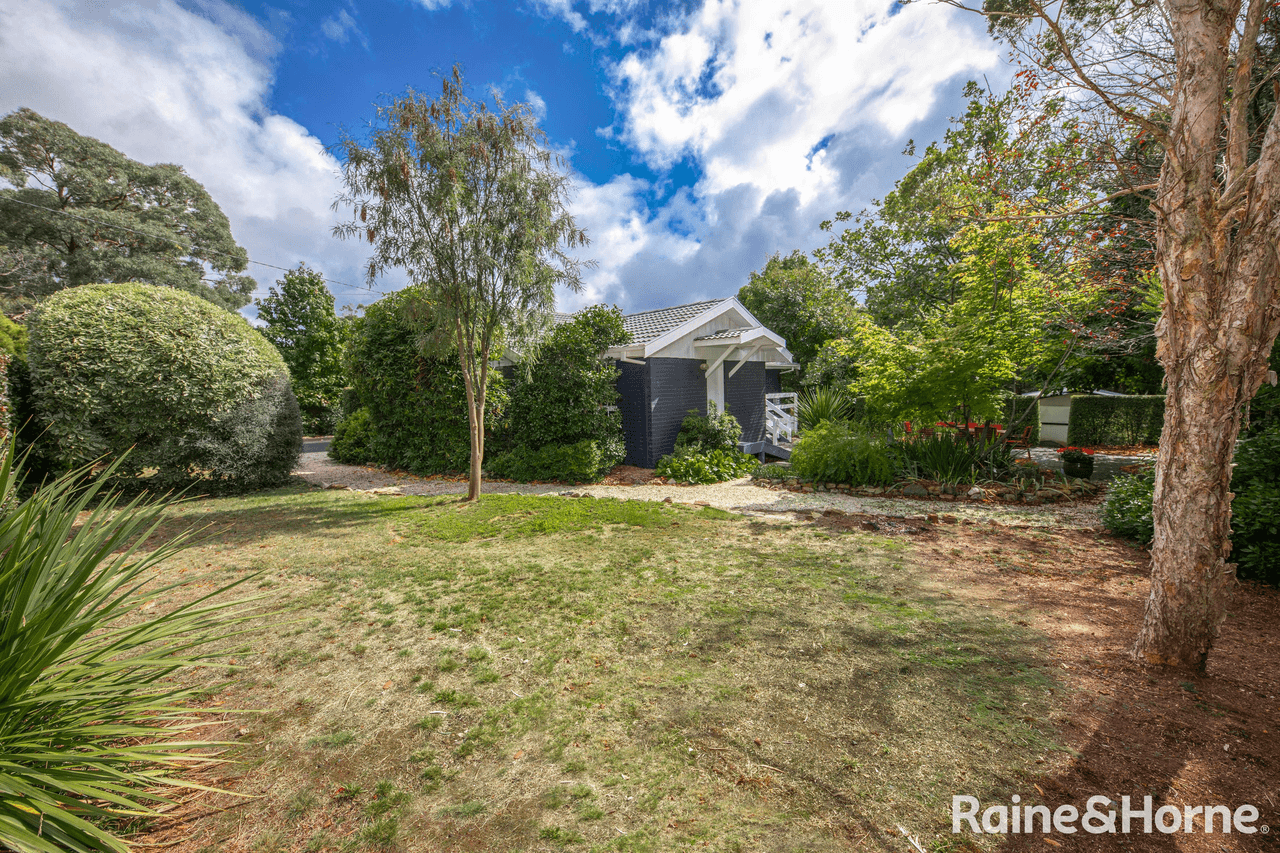 94 Carrington Street, MACEDON, VIC 3440