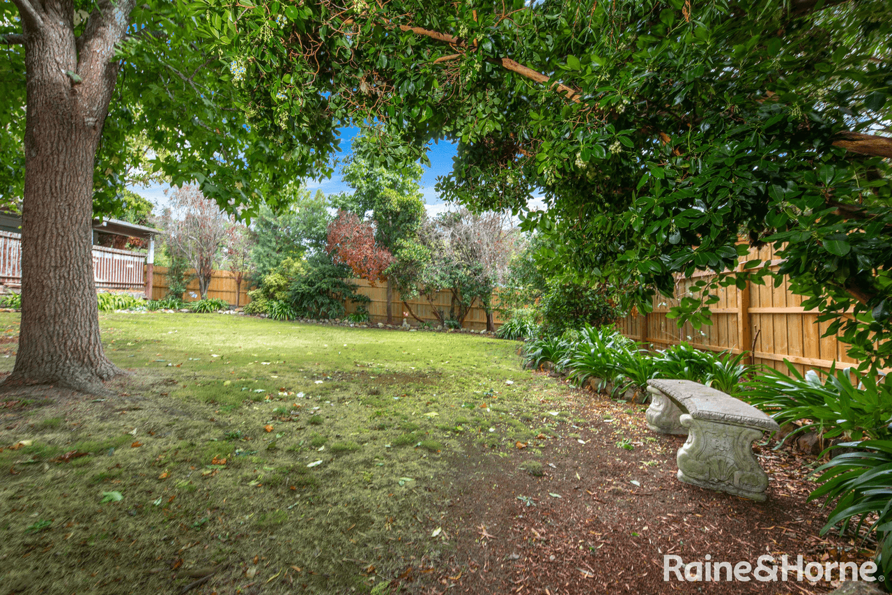 94 Carrington Street, MACEDON, VIC 3440